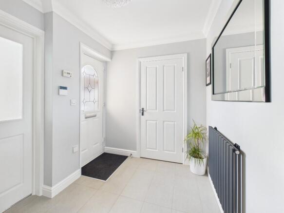 4 bed Detached for sale Image 8
