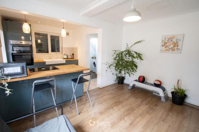 4 bed Semi-Detached for sale Image 6