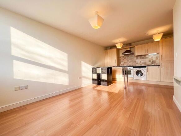 2 bed Apartment for sale Image 2