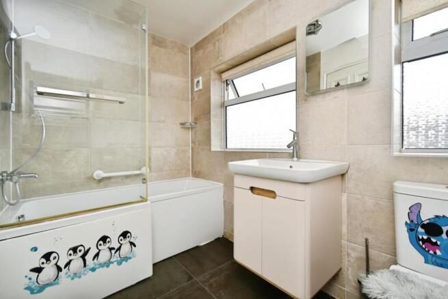 3 bed Terraced for sale Image 10