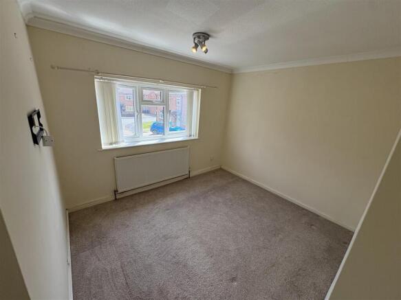 2 bed Semi-Detached for sale Image 11