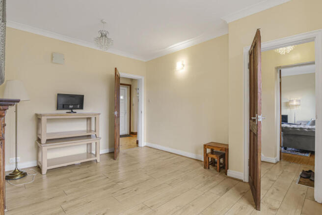 4 bed Semi-Detached for sale Image 7