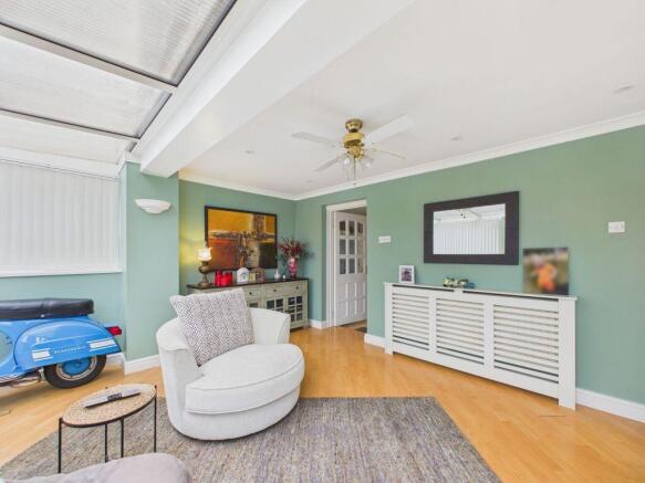 4 bed Semi-Detached for sale Image 6