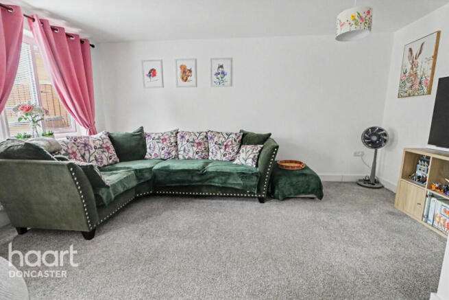 3 bed Semi-Detached for sale Image 10