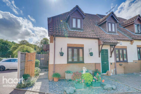 Constance Close, Witham