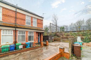 17, Carrill Grove, Manchester M19 3AE