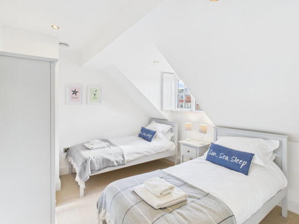 4 bed Cottage for sale Image 7