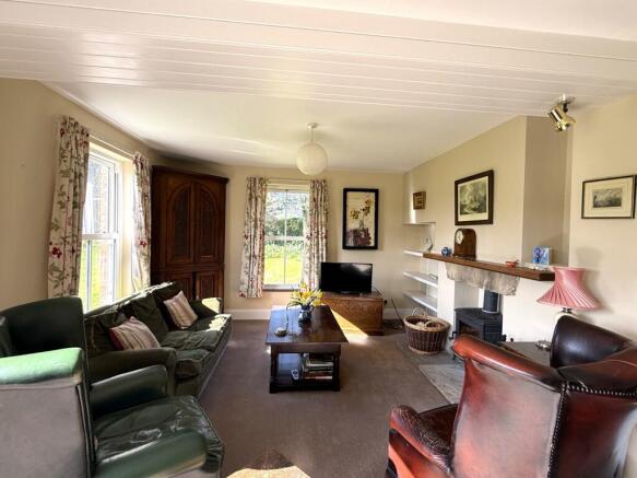 6 bed House for sale Image 4