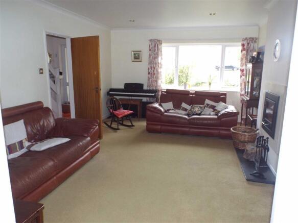 DINING ROOM:
