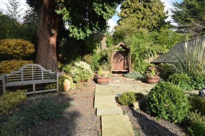 GARDEN 