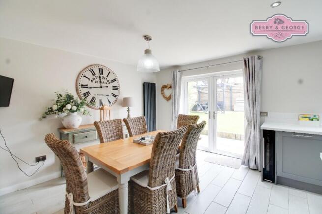 KITCHEN / DINER