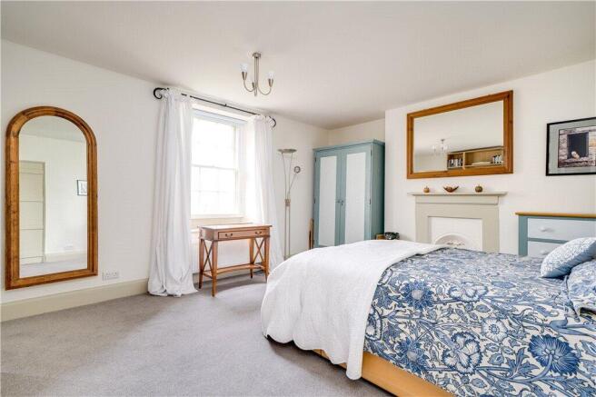 4 bed Semi-Detached for sale Image 10