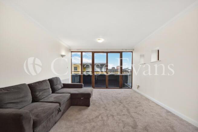 Perry Court, 1 Marit
