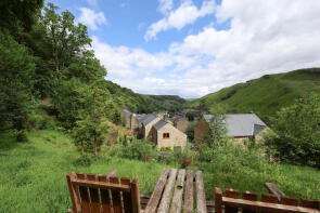 60, Parkside Road, Todmorden OL14 8QA