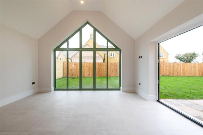 250 Ellenbrook, Stow Road, Moreton-In-Marsh, Gloucestershire, GL56 photo 4