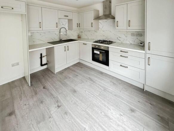 4 bed Town House for sale Image 5