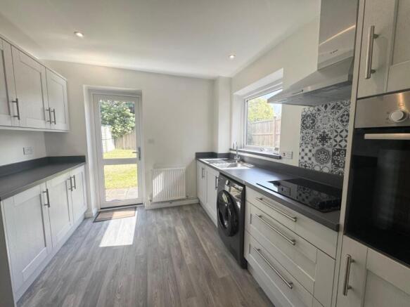 kitchen1.jpg