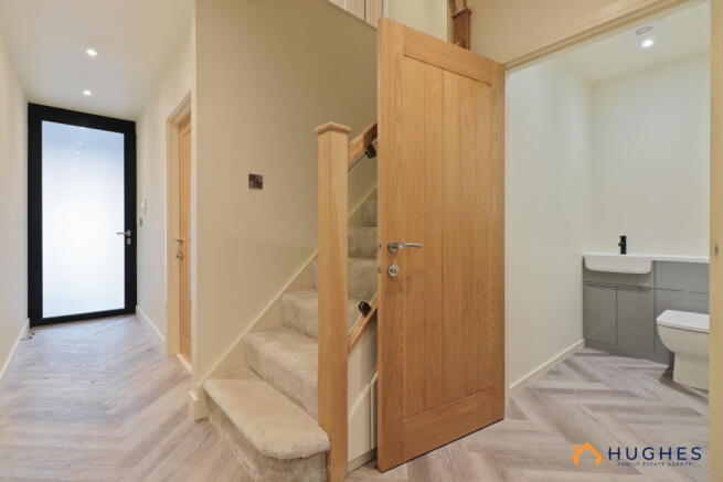 3 bed Town House for sale Image 9