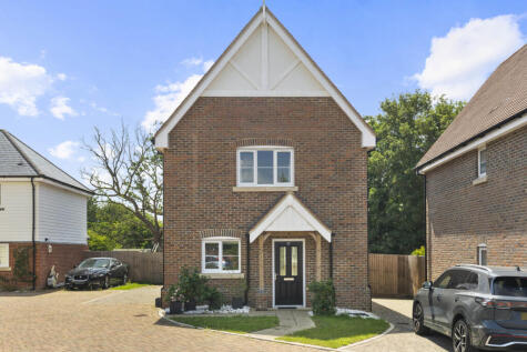 Scholars Close, Felsted, Dunmow, Essex, CM6