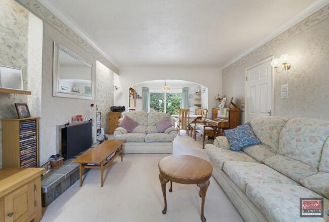 19 Glen Av - phot...