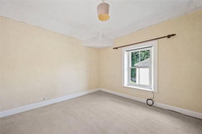 3 bed Apartment for sale Image 9