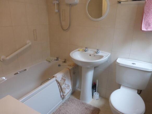 Photo 6