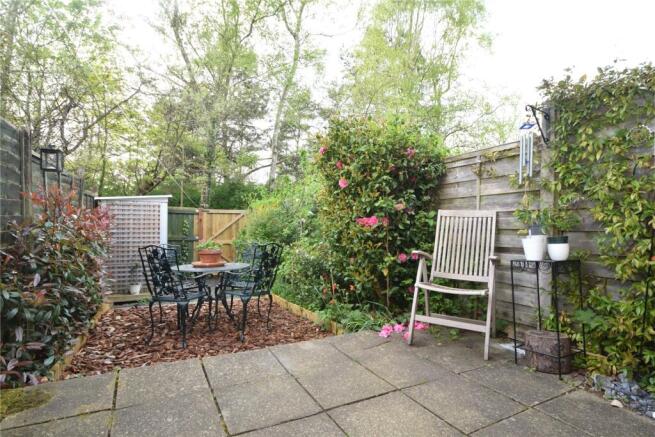 Appletree Way, Owlsmoor, Sandhurst, Berkshire, GU47 photo 4