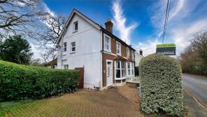 44 1 Hazel Cottages, Redehall Road, Horley RH6 9QL