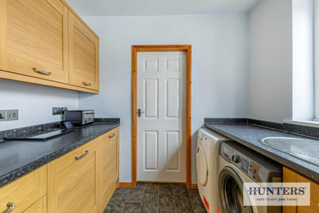 4 bed Semi-Detached for sale Image 5
