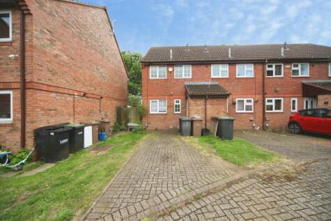 Anmer Gardens, Luton