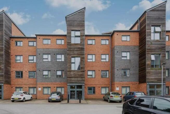 2 bed Flat for sale Image 7
