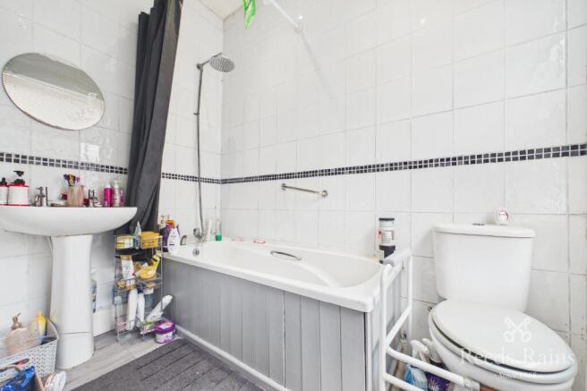 3 bed Terraced for sale Image 11