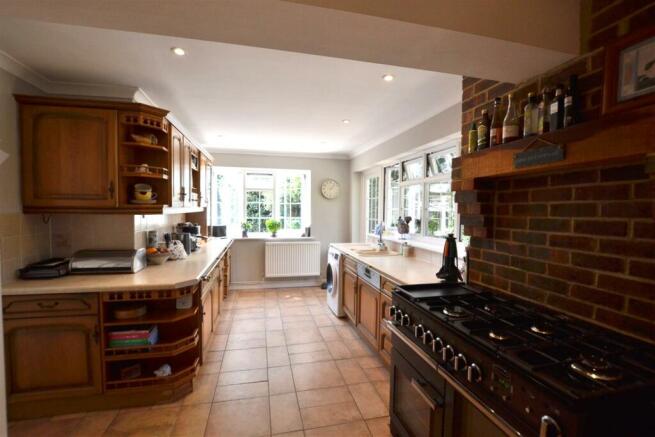 Kitchen 1.JPG