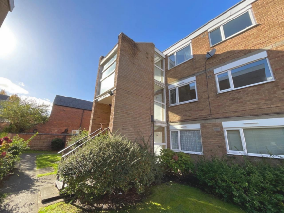 2-bed flat on Albany Court, Brunswick Road, Earlsdon, Coventry, £109,500