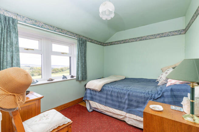 4 bed Detached for sale Image 11
