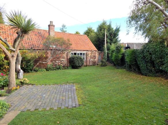 GARDEN 2.JPG