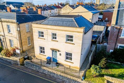 2 x 2 BED FLATS | £21,900 | TROWBRIDGE