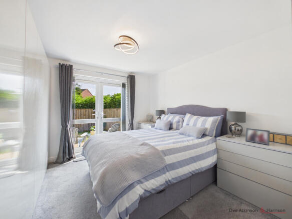 2 bed Flat for sale Image 4
