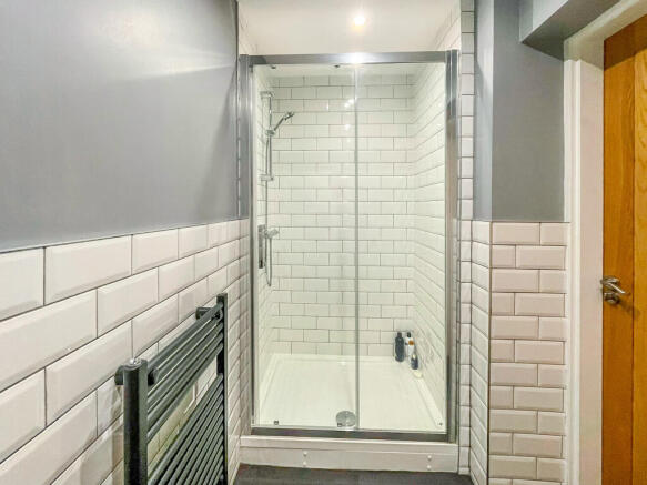2 bed Apartment for sale Image 9