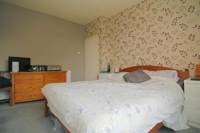 3 bed Semi-Detached for sale Image 6
