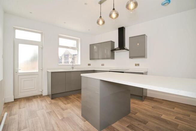 2 bed Terraced for sale Image 8
