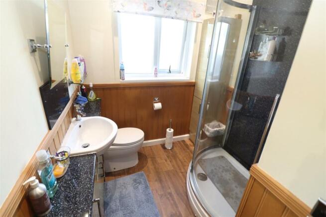 Shower Room / WC