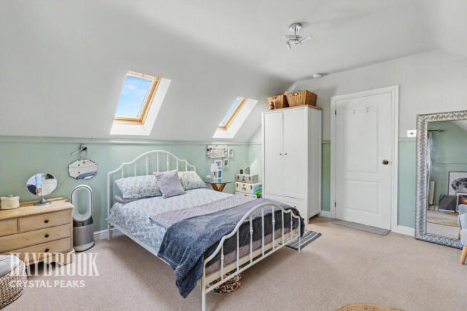 4 bed Detached for sale Image 12