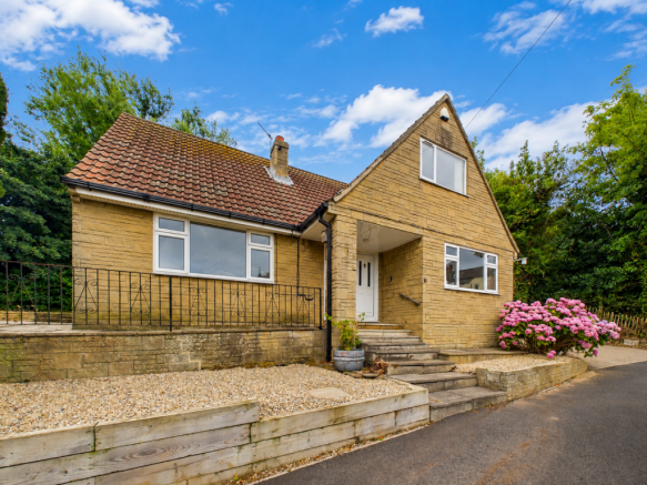 4 bed Detached for sale in whitby