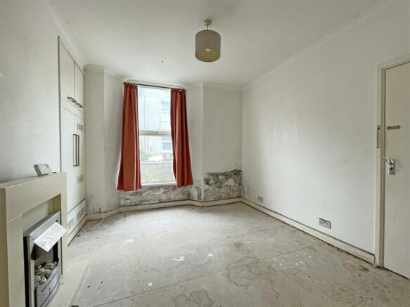 Charlotte Street 41 Flat 2 Living Room 1.jpg