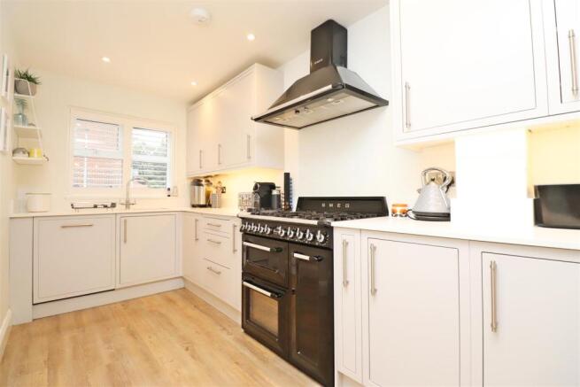 TB kitchen.JPG