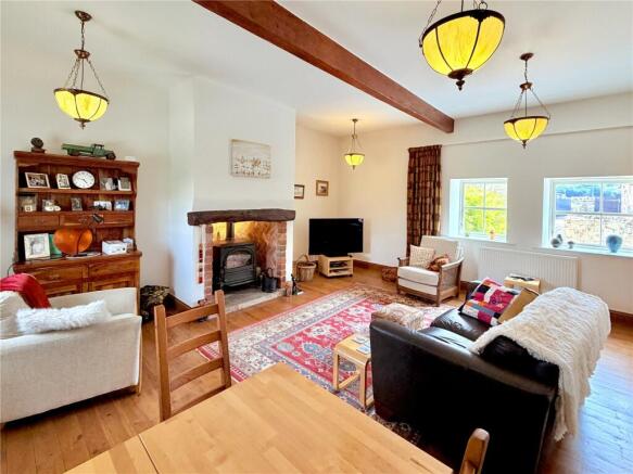4 bed House for sale Image 11