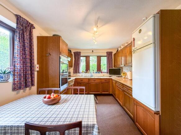 4 bed Detached for sale Image 4