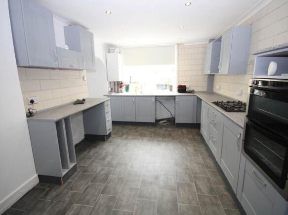 Kitchen (2)