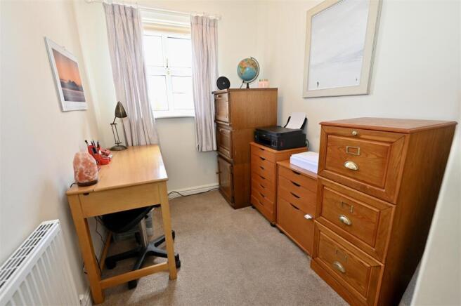 3 bed Terraced for sale Image 11